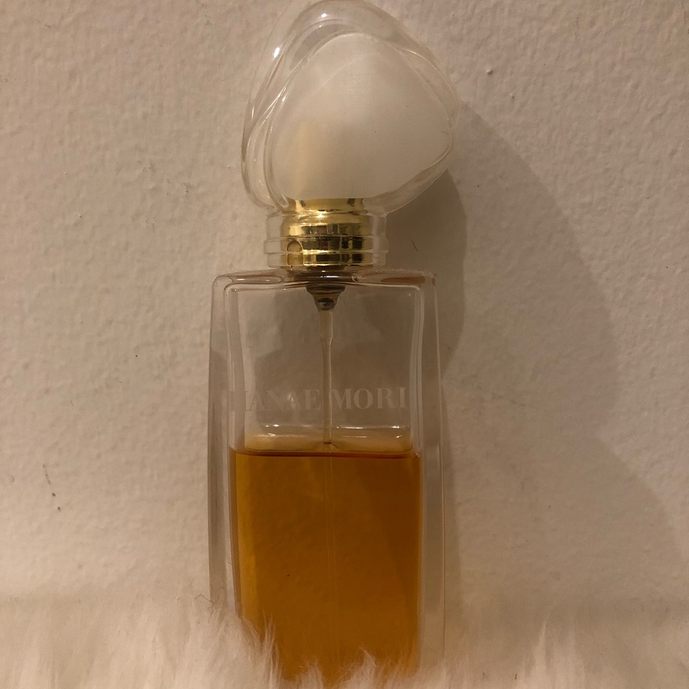 Hanae Mori 35, Quai de la tournelle Parfum